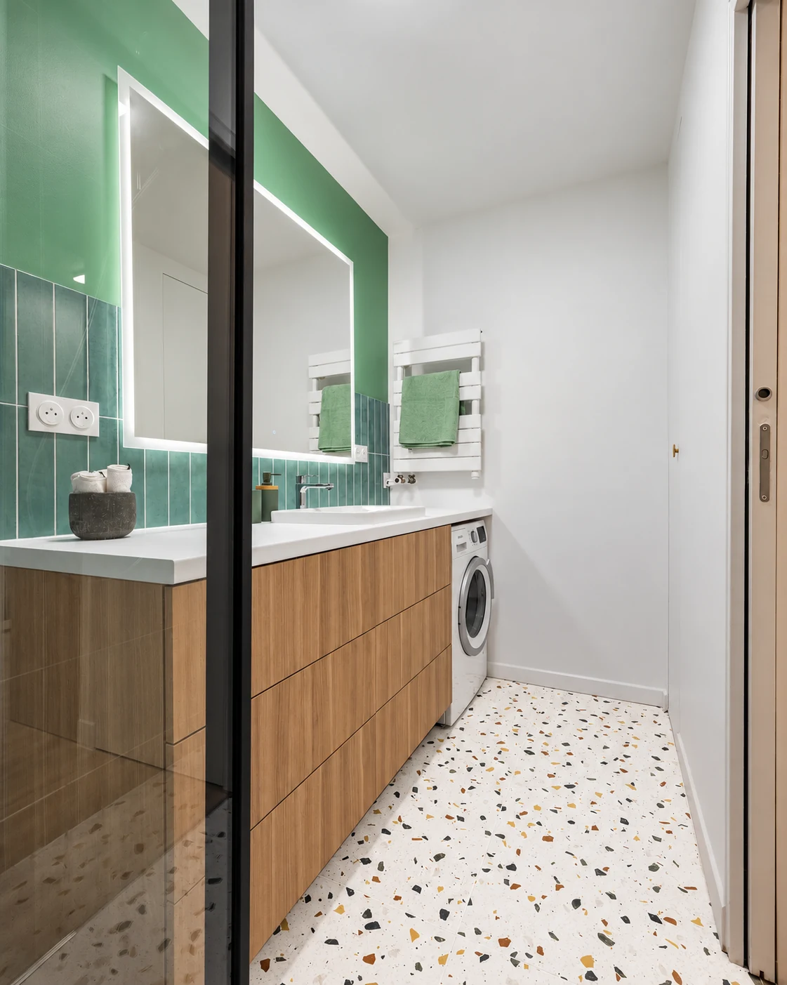 Zellige, Bois & Terrazzo — Salle de bains — perspective